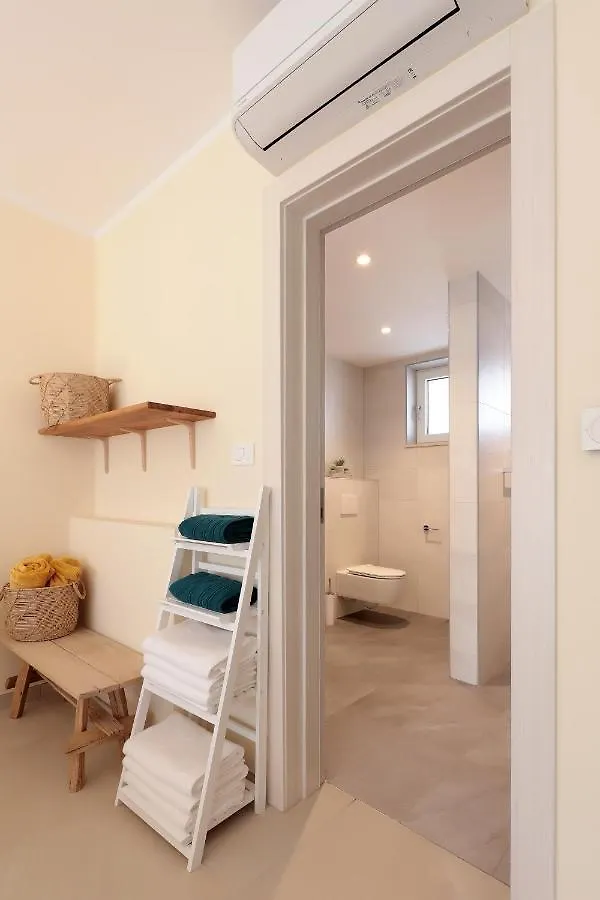 Villa Sunny Icici- Apartment Sky 0*, Icici Croatia